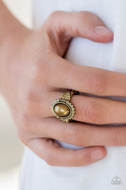 Paparazzi ♥ Pearl Party - Brass ♥ Ring