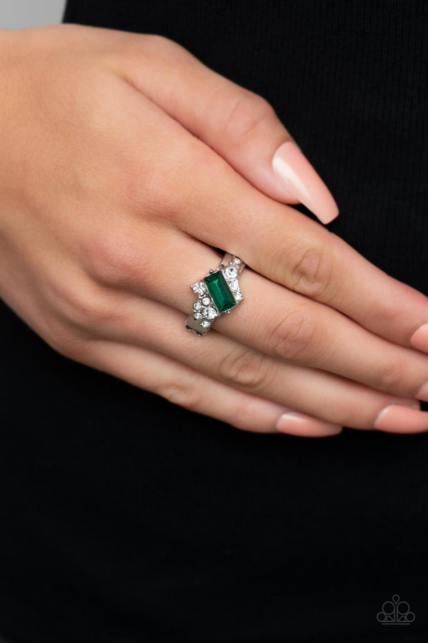 Paparazzi ♥ Tip the Balance - Green ♥ Ring