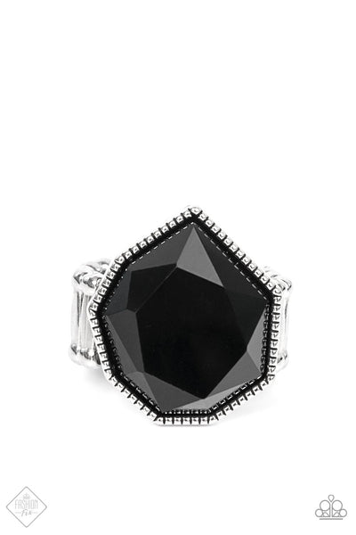 Paparazzi ♥ Dynamically Defaced - Black ♥ Ring