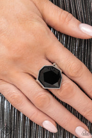 Paparazzi ♥ Dynamically Defaced - Black ♥ Ring